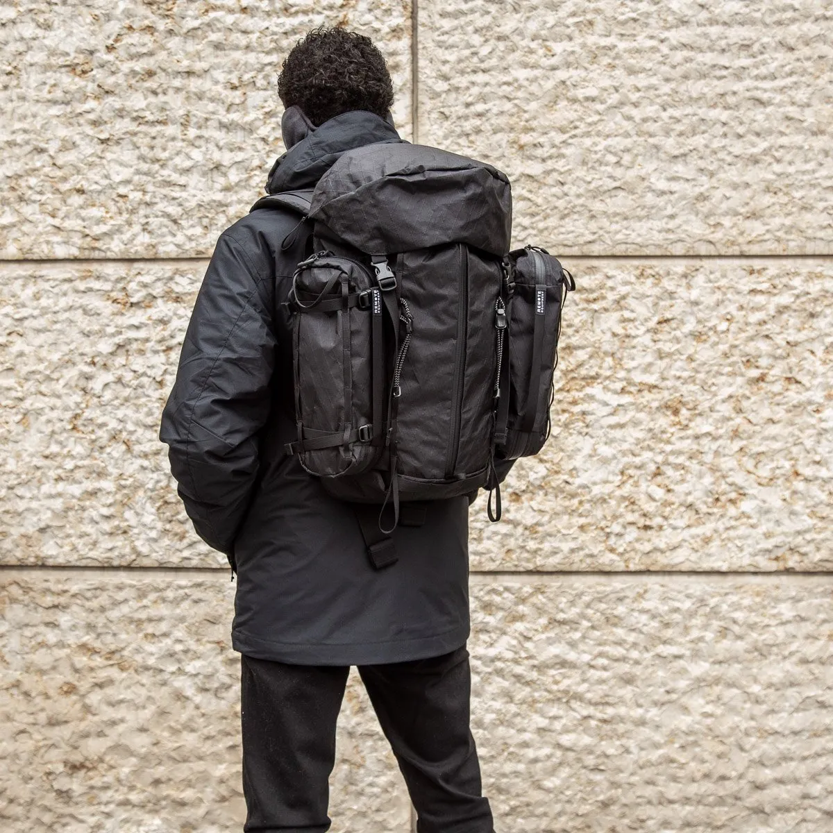 Charlie 25 - Expandable Multi-access laptop backpack