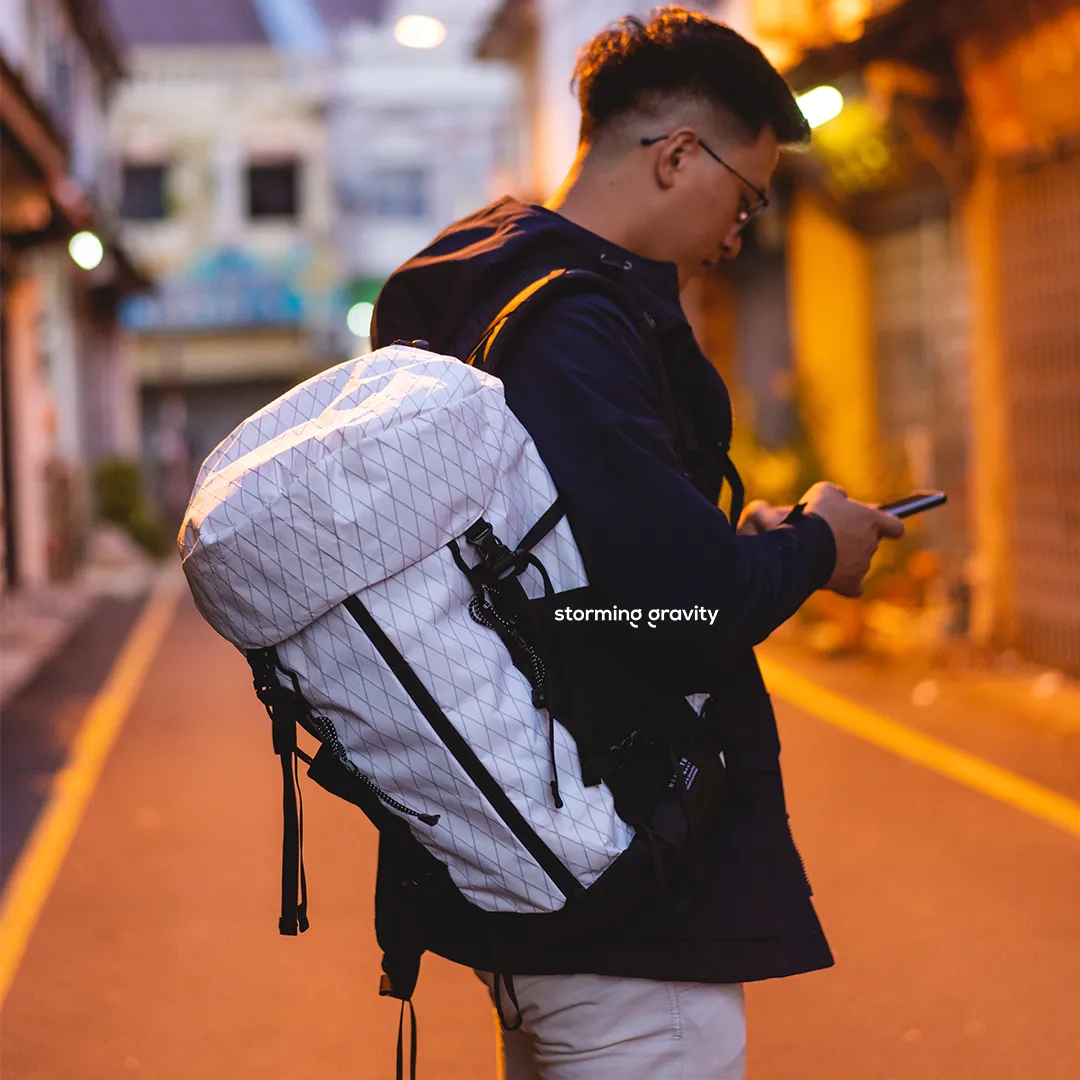 Charlie 25 - Expandable Multi-access laptop backpack