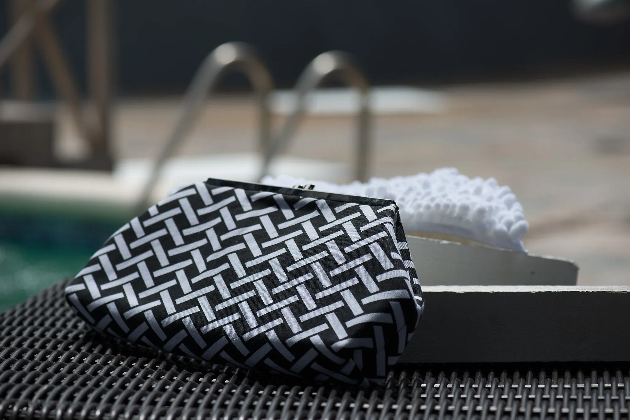 Jazz Clasp- Black & White Chevron Clutch