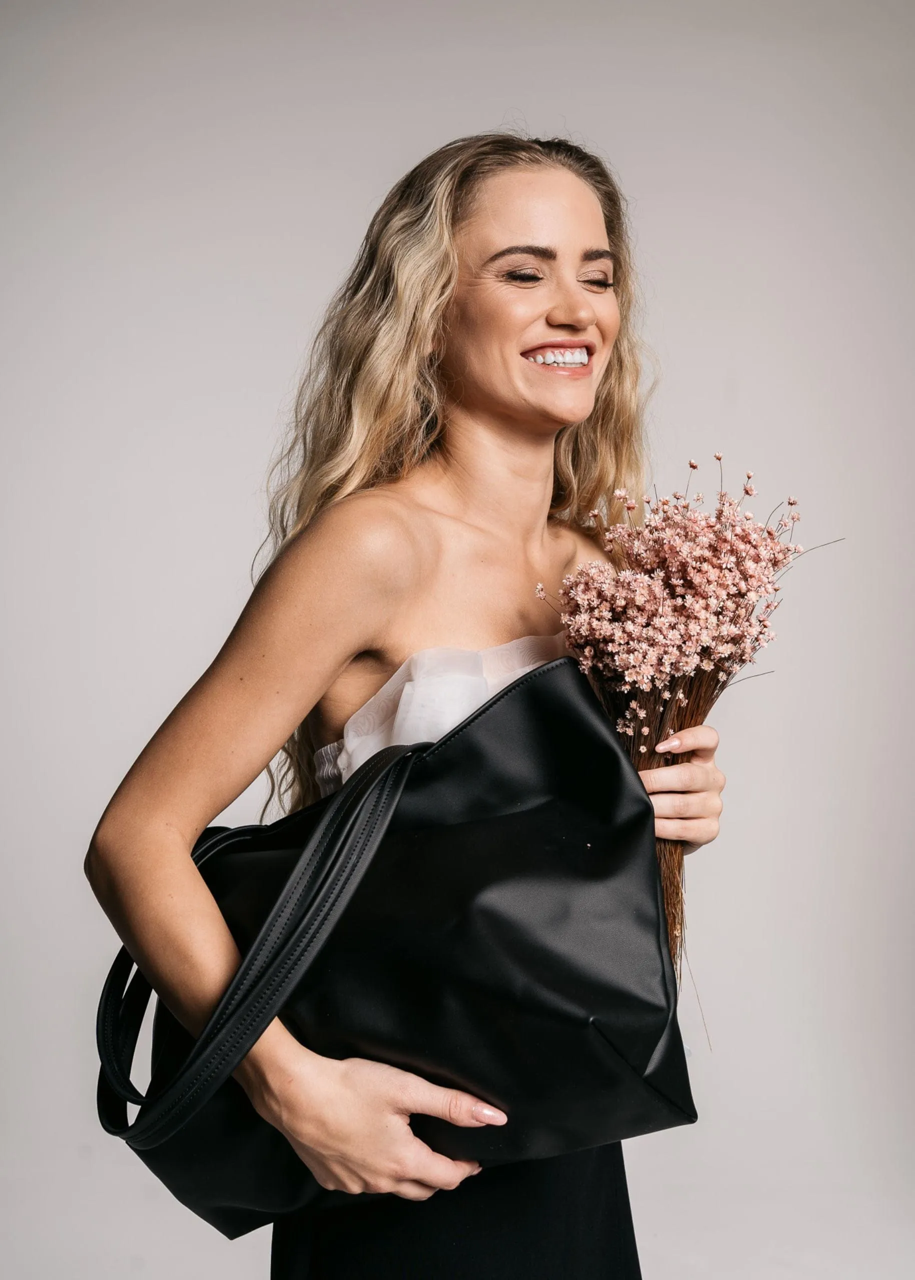 Midi Grape Leather Vegan Tote Bag | Black
