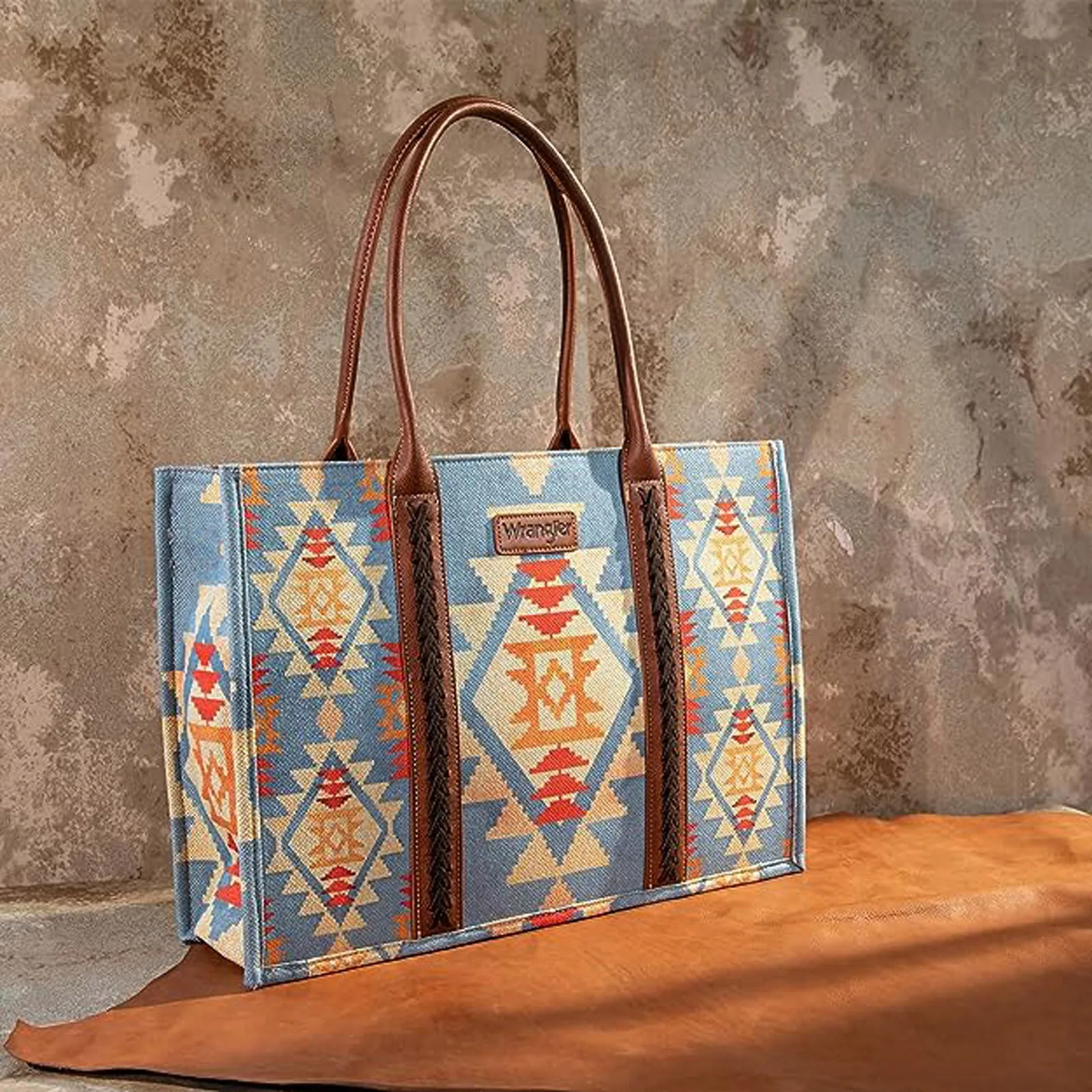WG2202-8119    Wrangler Southwestern Pattern Dual Sided Print  Canvas Wide Tote - Brown