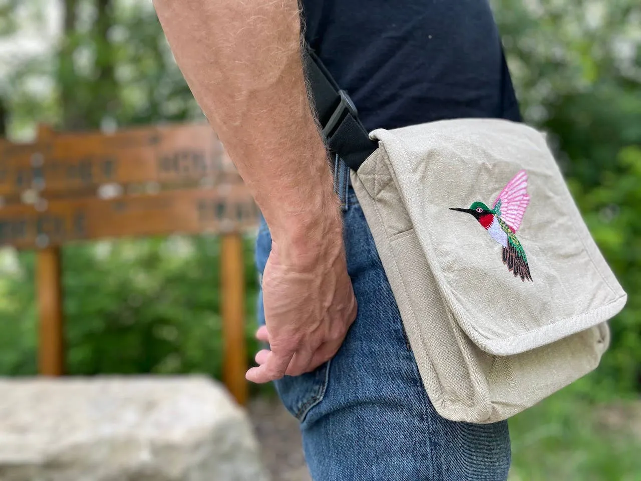 Women of the Cloud Forest - Ruby-throated Hummingbird Field Bag